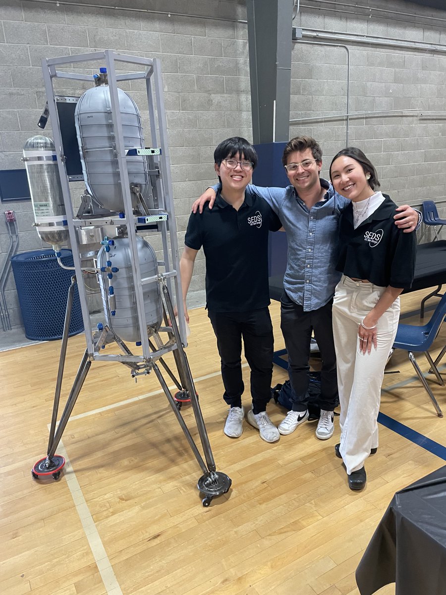 LanderChallenge's tweet photo. Enjoyed hanging out at the Reaction Research Society Symposium this weekend with @lysandrou_ + his awesome lander, and @SEDS_UCSD &amp; other teams! https://t.co/W8MMsGtbmY