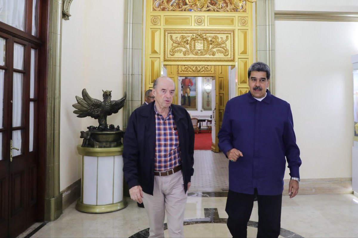 Pdte. <a href="/NicolasMaduro/">Nicolás Maduro</a> repasó agenda bilateral con canciller de Colombia, Álvaro Leyva.

#JusticiaYPaz