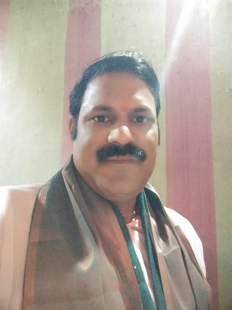 ऐसे कितने लोग हैं जिन्होंने पठान फिल्म नही देखी , वो अपनी उपस्थिति दर्ज कराएं एैसे लोगों से जुड़ना चाहता हूँ..!