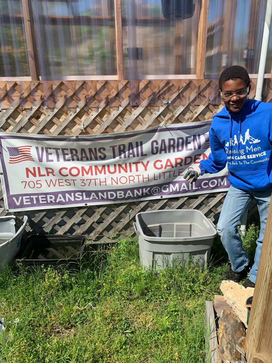 iamrodneysmith's tweet photo. Jayden of Little Rock,AR mowed the lawn at the Veterans Trail Garden . Lawn 36 for him . Great job taking care of our veterans https://t.co/qpngs9g44C