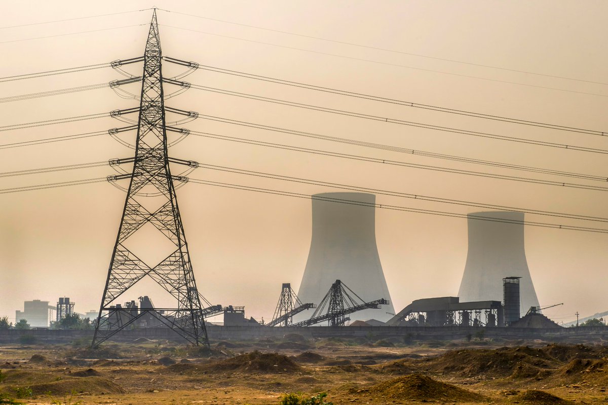 India’s peak power demand has already crossed 200 Gw, the highest for the month of April, as temperatures soar across the country.

@shreya_jai reports

#India #PowerDemand #electricity #powersupply 
bit.ly/40eHm9C