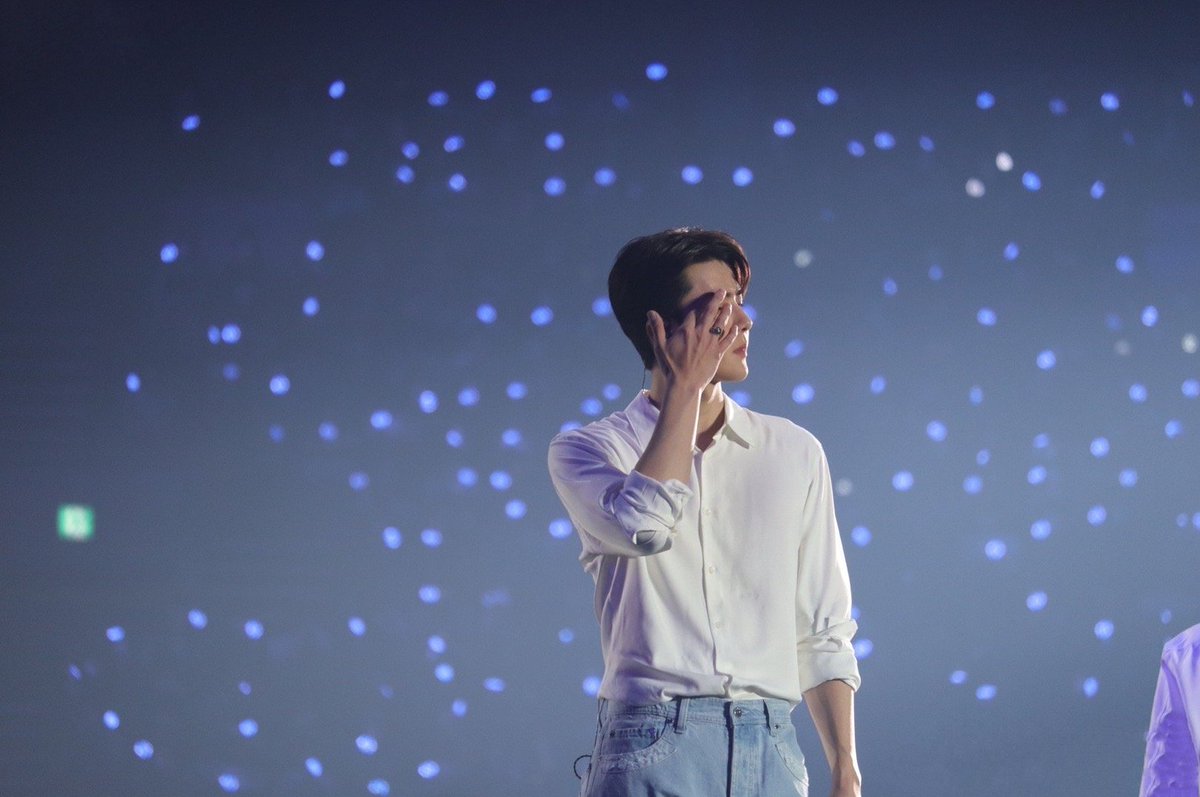kaipicorn's tweet photo. @sehunimsss Oh Sehun, i wish that you always able to do what you want to do. Like you said this world so enormous and we're really small beings in it please live your life well. Long life Sehun-ah 🧡
#30thSpringWithSEHUN
#HappySEHUNDay
#세훈이의_30번째_봄바람
#SEHUN #세훈
@weareoneEXO https://t.co/y56u3nTn4e