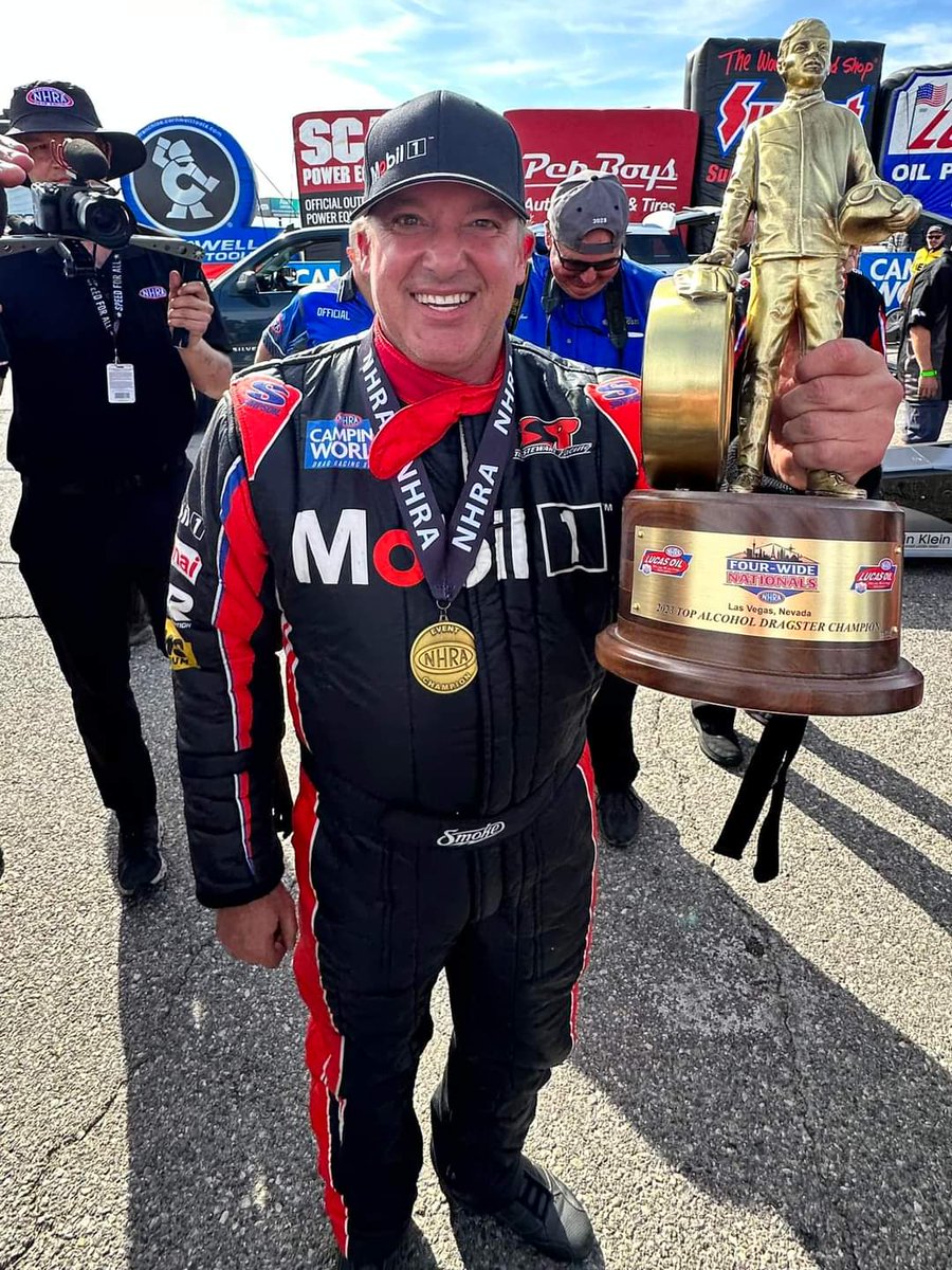 🏆 Great Job Tony Stewart and Team McPhillips!!! That’s Awesome!!! And the McPhillips Family is one of THE BEST!!! 
👍👍🎉🍾
#SmokeGetsItDone
#McPhillipsRacing
#Awesome
#Vegas4WideNats
#Nhra
#Mobil1