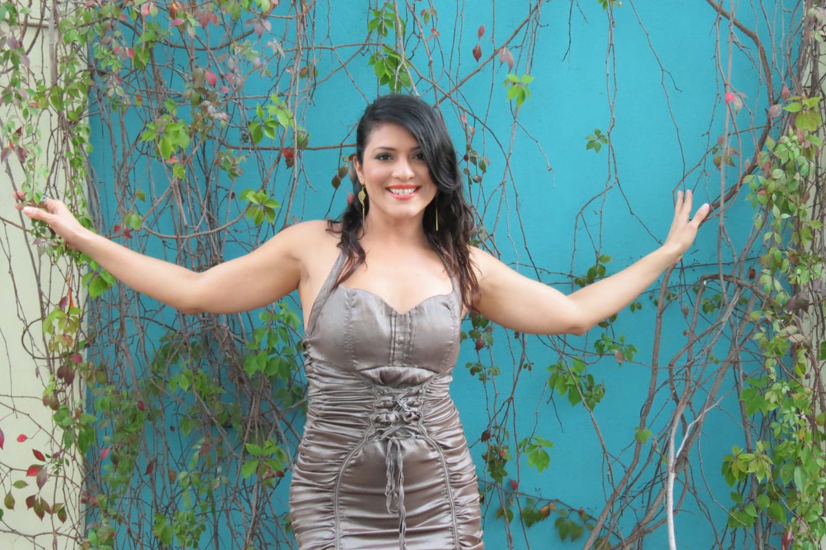 ArelysBustos's tweet photo. Amando nuestros procesos creativos y + @KayeLatina ✍️🪄🧠🎸🎤🎶💋🎺🎷🥁✨✨✨✨✨✨✨🔝
Pic by : IG @ Abril Lizarraga Méx. MAZATLÁN. @tvpmazatlan @CulturaMazatlan https://t.co/ik6ssvrlsD