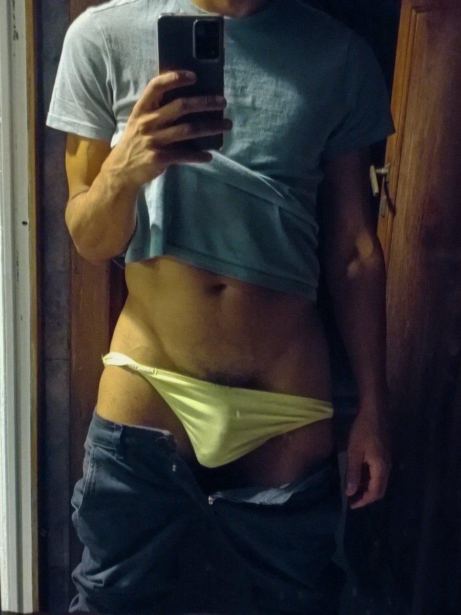 a medio desvestir 😈