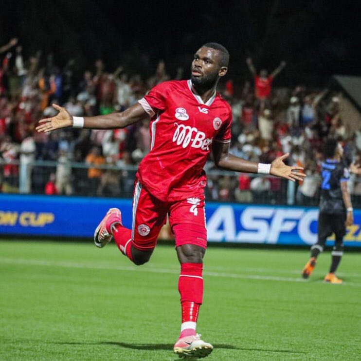 Mukandyla's tweet photo. Happy birthday to our DR CONGO striker @baleke_12 may the Lord bless you in this special day #JOB12 ⚽️ 🎂🦁 https://t.co/eLiSdfAQPI
