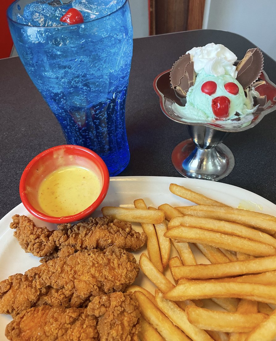 Currently having a hard time trying to determine which item I would dive into first 😮‍💨

📸 shelbynwest on IG