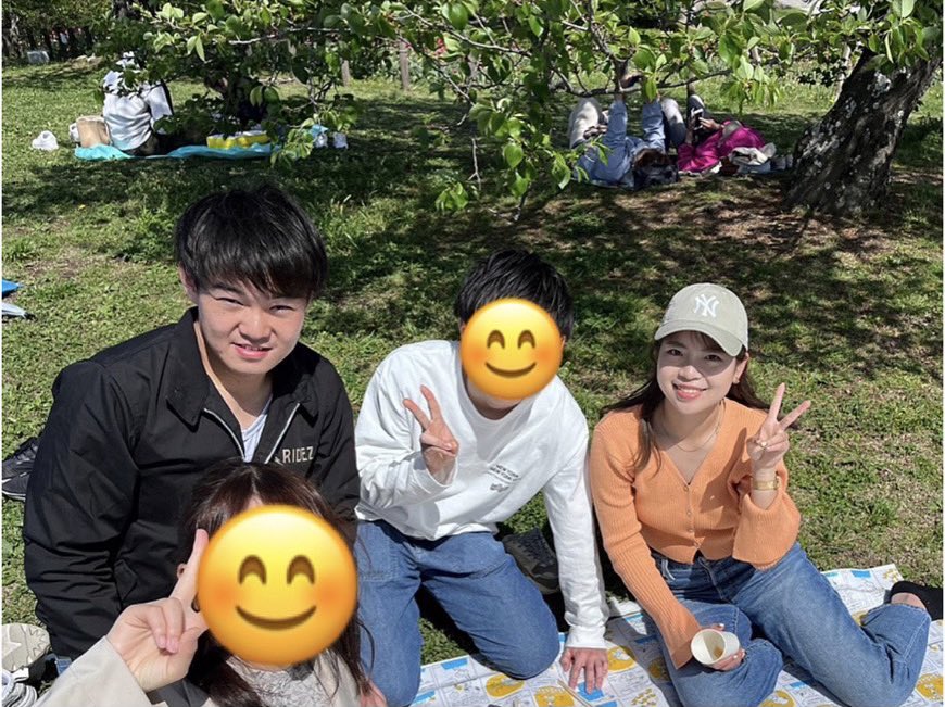 昨日は5人の新入生とお花見🌷に来てくれました✨ありがとう😊
ネモフィラや🌷を見て、バドやバスケをしたり、カードゲームをして遊びました🙌
新入生のみんなと遊べて楽しすぎた😆
そして！1人が入部宣言をしてくれました👏
部員一同とても喜んでいます🥰
平日勧誘もまだ空きあるので連絡待ってます！