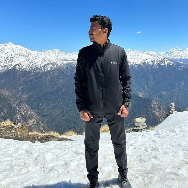 RameshMural's tweet photo. Tungnath - Chopta- Chandrashila 
"Mesmerizing experience "

@uttarakhandtrek
@uttarakhandtrav
@EarthTreks
@MountainDew
@IndianMtnSchool
@IndianTrekkerUK
@hopevoyager
@IndianTrekkers
@Indian_Trek

#chopta
#trekking #trek #Uttarakhand #chamoli #mountains #Hillside #sports https://t.co/PMUTEfspWZ