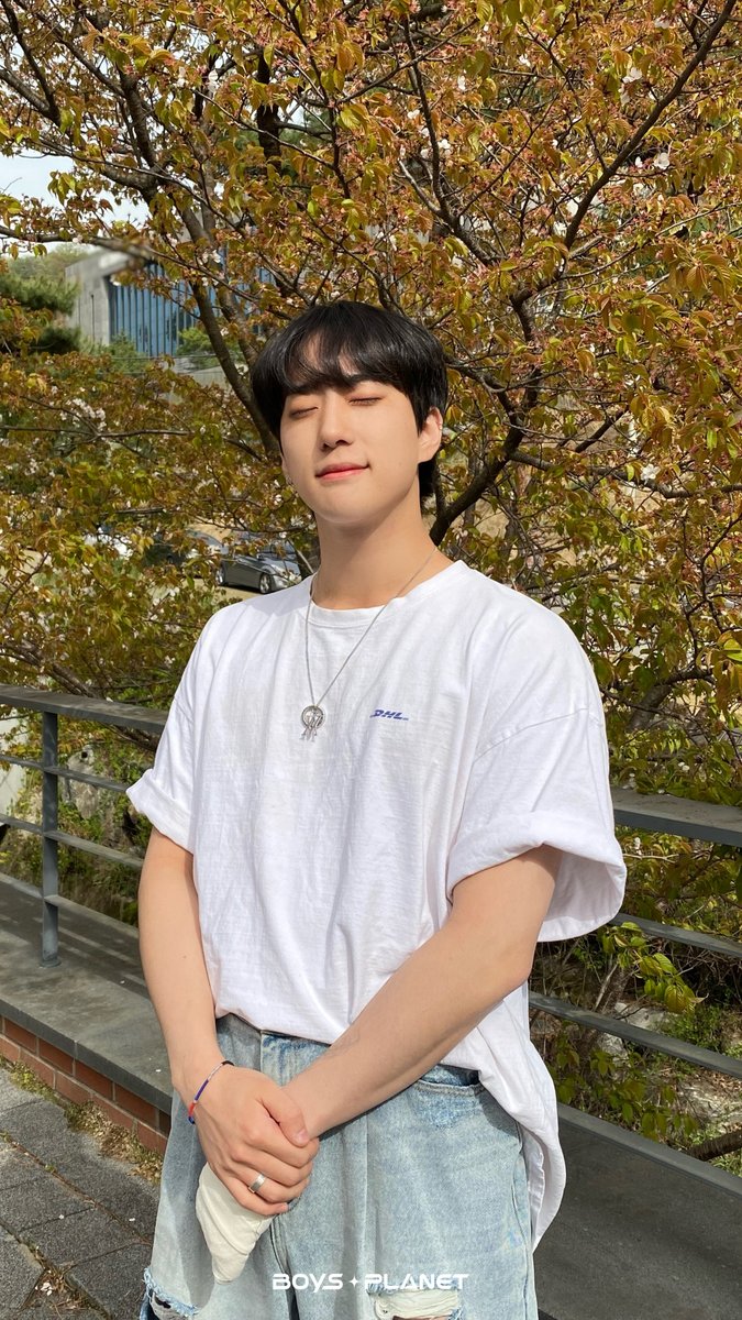 _mnetboysplanet's tweet photo. #윤종우 | 스타 크리에이터님의 마음을 훔칠 보이즈 플래닛 소년들의 두 번째 남친짤이 도착했습니다 💌

최종 TOP9이 결정되는 파이널 생방송, 잊지 않았죠?
우리 이번 주 목요일에 꼭 봐요 |ૂ•ᴗ•⸝⸝).•❤

〈BOYS PLANET〉
파이널 생방송 4월 20일 (목) 저녁 8시 50분 (KST) https://t.co/xp9LJsSV75
