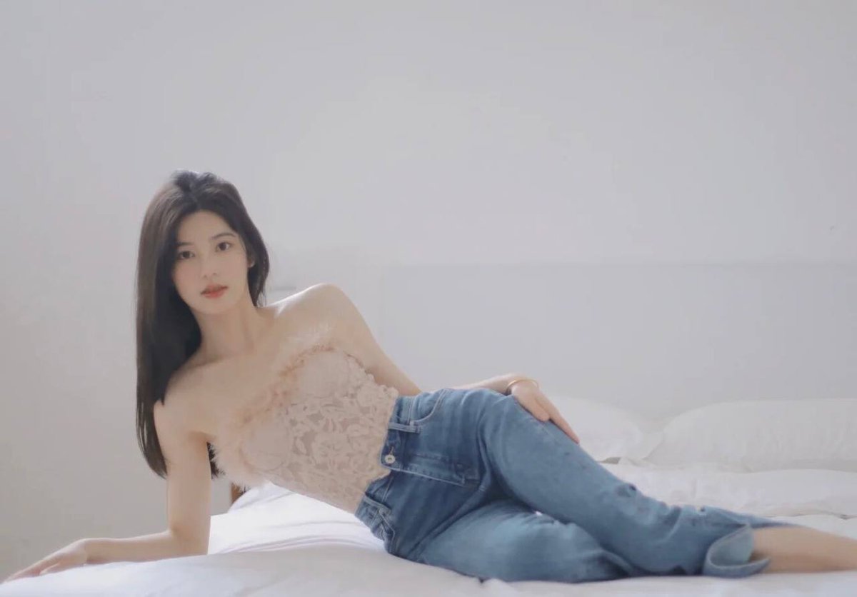 samehfelex's tweet image. Don't have to have confidence, you are a scenery, there is no need to look up in the scenery of others, you have to live beautifully for yourself!