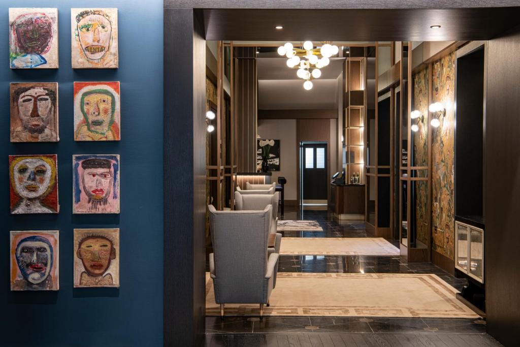 cppluxury's tweet photo. Umiltà 36, the brand new luxury hotel in the heart of Rome, steps from Trevi Fountain (REVIEW)
https://t.co/A69B7lkQvj
#Umilta36 #Umilta36Hotel #Umilta36Rome #Rome #TreviFountain #ShedirCollection #luxury #luxuryhotels #luxuryboutique #boutiquehotels #design @preferredhotels https://t.co/WDY9rqy9zJ
