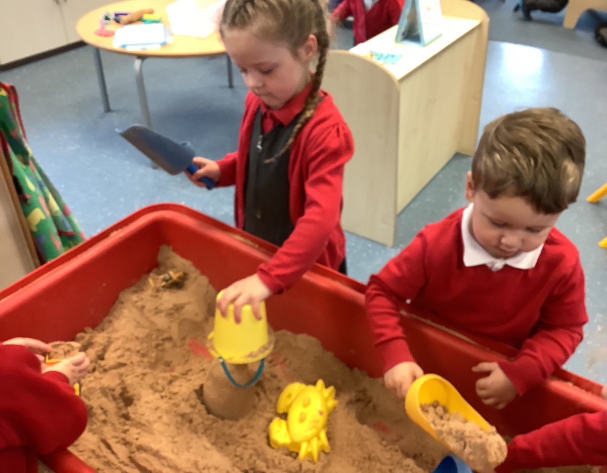 NurseryOPS's tweet photo. A super start back in Nursery this morning!

#playlearnandgrowtogether #learningthroughplay
#eyfs #eyfsunderstandingoftheworld #eyfsexpressiveartsanddesign https://t.co/cBgFRLRLpo