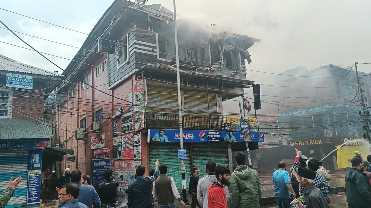 Rising Kashmir on Twitter "Massive fire broke in Hazratbal outside