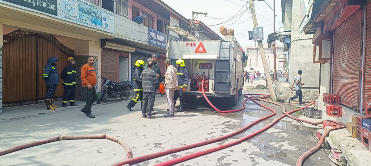 Rising Kashmir on Twitter "Massive fire broke in Hazratbal outside