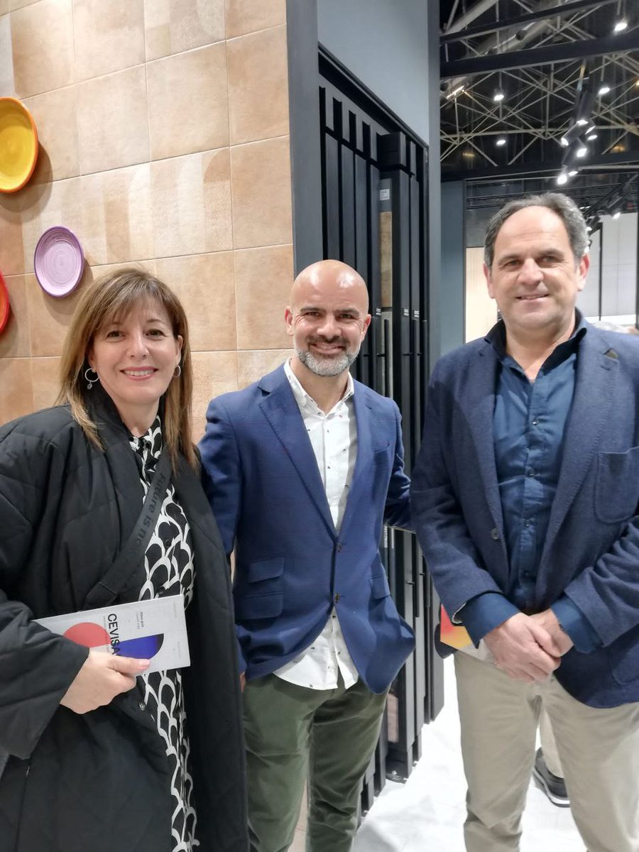 AditivosCeramic's tweet photo. Our sales, marketing ang technical team at #cevisama

So good to be back here!

#cvsm23 #medioambiente #RSC #aditivosceramicos #ceramica  #esmalte #nanosilverag #aditivoscerámicos #ACteam #customizedsolutions #greenchemistry #nanotechnology #researchanddevelopment #ACTeam https://t.co/7oY827qnC2