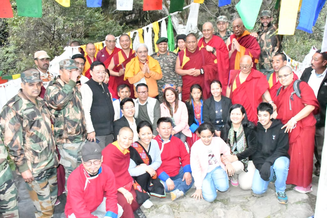 GajrajCorps_IA's tweet photo. #Indian_National_Conference on #Nalanda_Buddhism at #VibrantVillage, #Zimithang. Delegates from all over India offered prayers at #Holy_tree &amp; paid homage at #Surwa_Samba_War_Memorial.
@adgpi
@easterncomd
@MyGovArunachal https://t.co/sKSpNM9wqJ