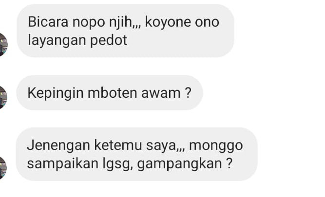 PolJokesID's tweet photo. Dapet DM dari mahasiswa di Jateng, ada bupati anti kritik. Mention dikit, panggil ke pendopo 🤭🤭

Saingan baru buat Lampung, dkk nich, tebak bupati mana? hahaha https://t.co/oLKyNA264G