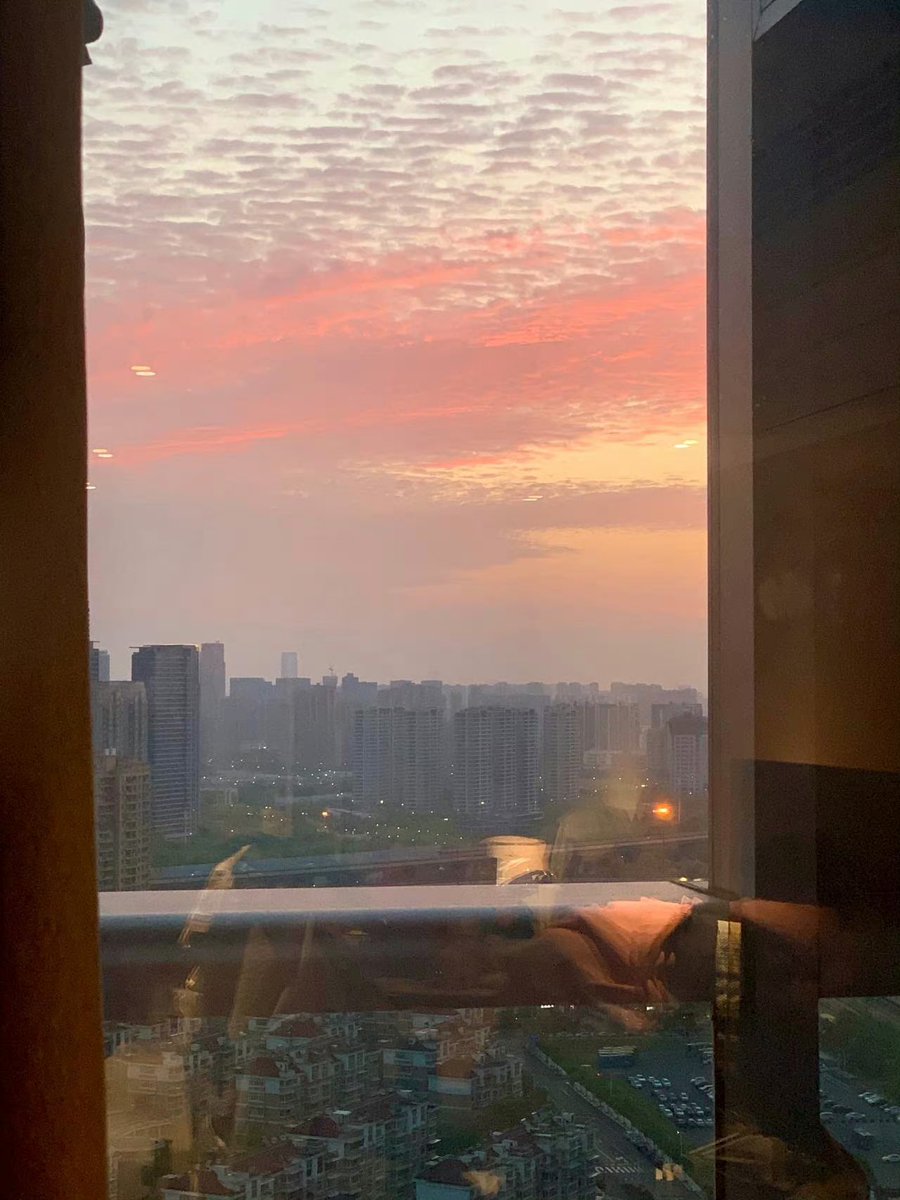Calista199502's tweet photo. I have seen the sunrise recently https://t.co/2CyqjDPPIG