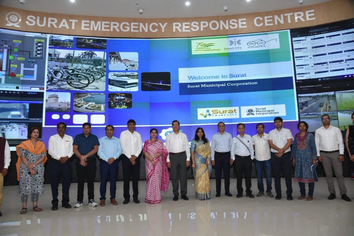 BoghawalaHemali's tweet photo. Presentation was done at ICCC Surat stating the brief information of various projects and operation. The team was pleased to note the successful and participatory approach of the work done.   

#MayorSurat https://t.co/qYbMExHExs