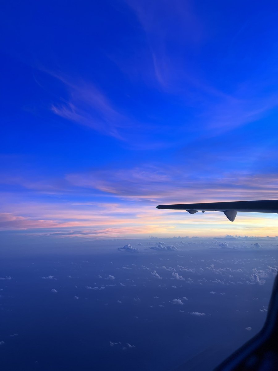 PSirivalu's tweet photo. Caught the End of Twilight from 170,000ft. https://t.co/iLucFxzanT