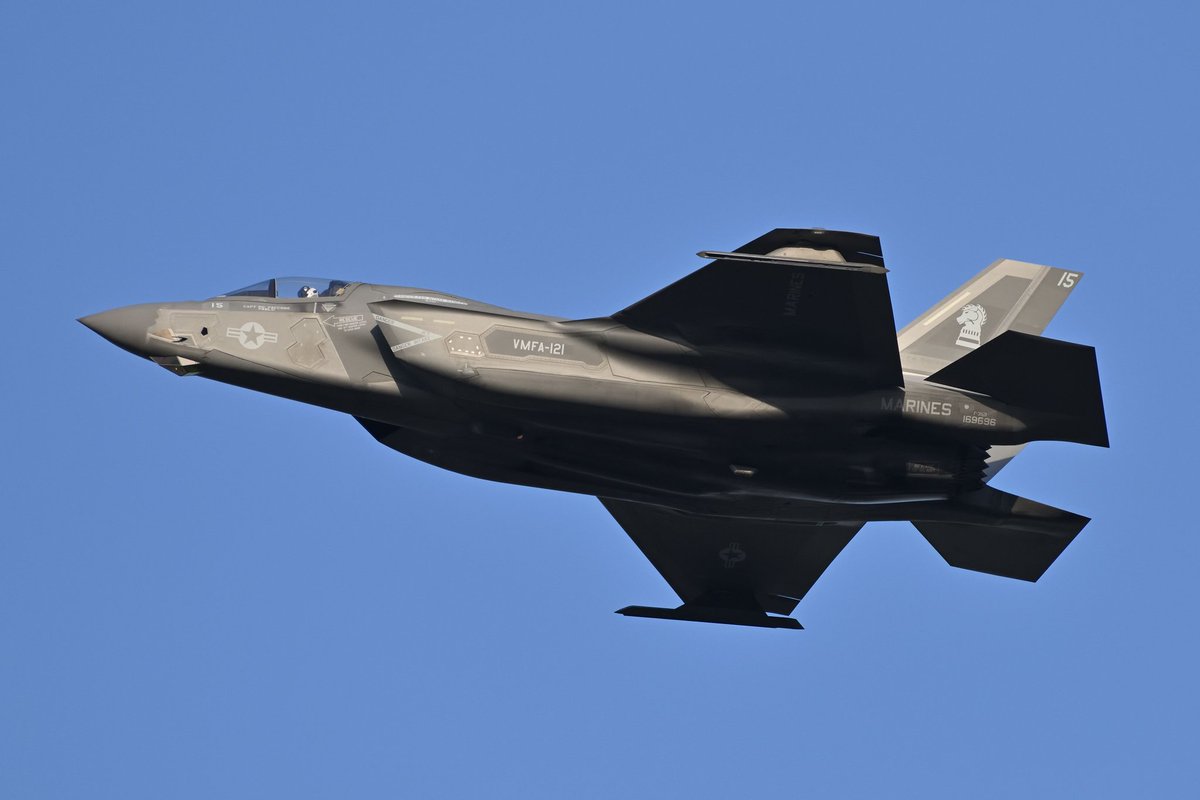 modelight329's tweet image. 2023/04/17
しばらく横田基地にご入院だったF-35B/VK15がめでたくご退院☺️
偶然ヒコーキ雲が映り込んだコマがあって、私も満足😁
懲りずにまた来てね〜👋
#RJTY  #横田基地