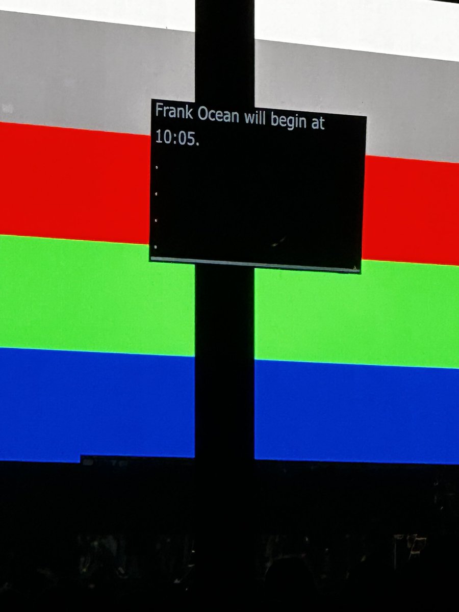 When I get to watch the #frankocean concert with cc captions😏 #coachella2023