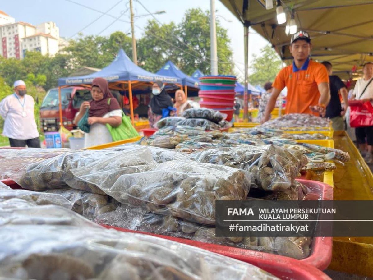 Fama_WilayahKL's tweet photo. 16 April 2023 | Ahad | Pasar Tani Bukit Angkasa | Program Syawal Madani FAMA Wilayah Persekutuan Kuala Lumpur |

Majlis telah disempurnakan oleh YBrs. En. Noh Bin Nik Wan, Pengarah FAMA Negeri WPKL. https://t.co/QnB7t2yWYd