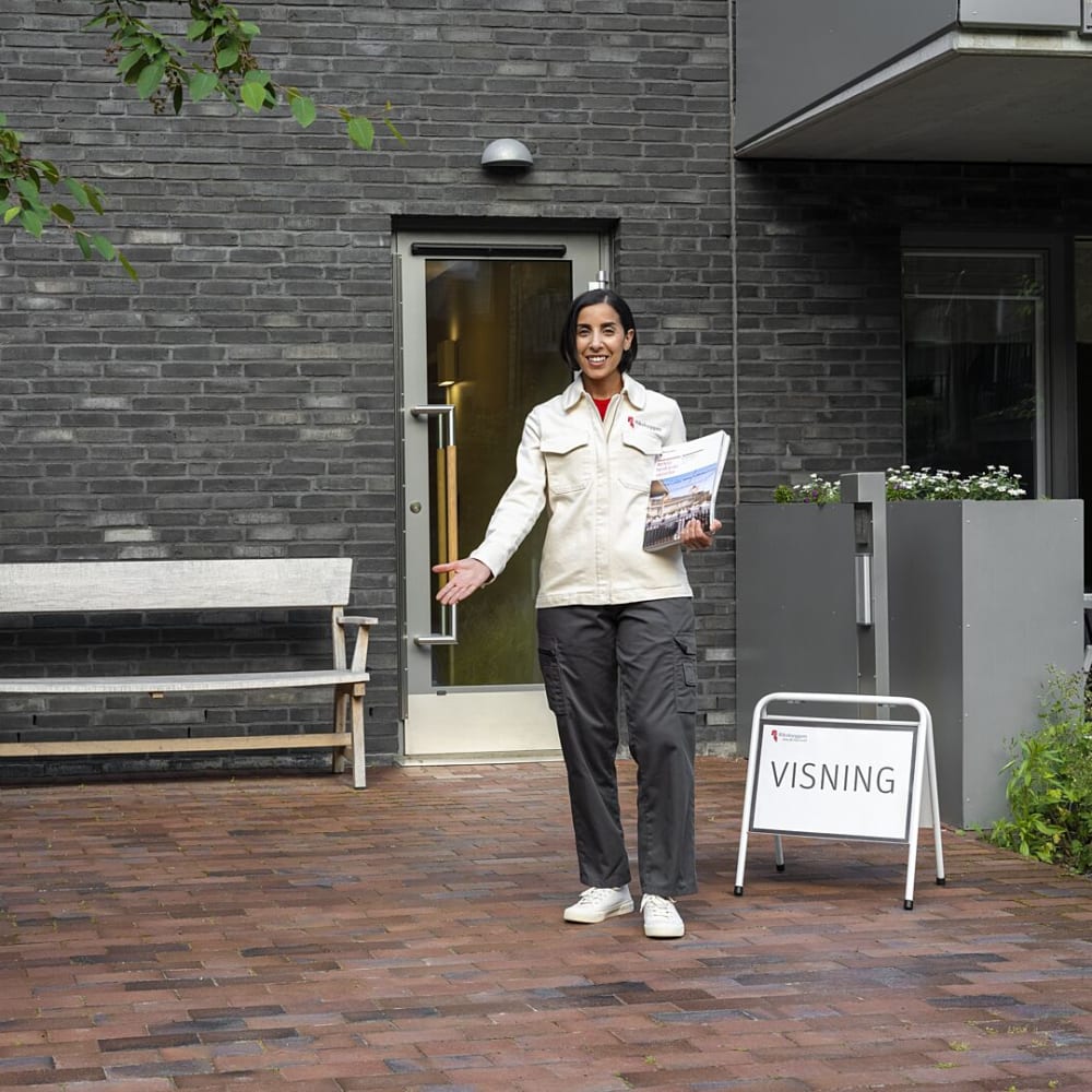 Söndagen den 23 april mellan kl 12-14 pågår Stora Visningsdagen där Riksbyggen bjuder in till öppen visning av bostadsprojekt över hela landet. Sammanlagt visar Riksbyggen 41 projekt på 24 orter från norr till söder. mynewsdesk.com/se/riksbyggen/…