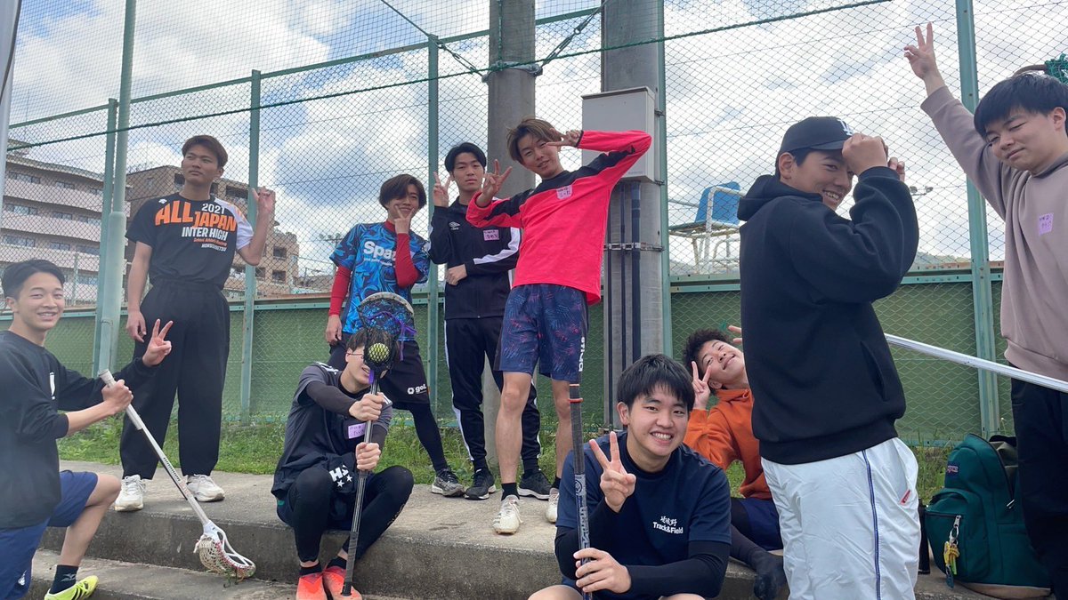 kitlax2023's tweet photo. 今日は16:30〜19:30でグラウンドでガチ練習してます👀🔥
実際の練習の雰囲気やいつもと違った選手のｶｯｺｲｲ姿が見れちゃいます✊🏻💞
気になってる方はぜひ来てください😊
途中参加途中退室okです‼️
↓ｶﾜｲｲ1回生部員です🤫 https://t.co/T3Ma6q7NfT