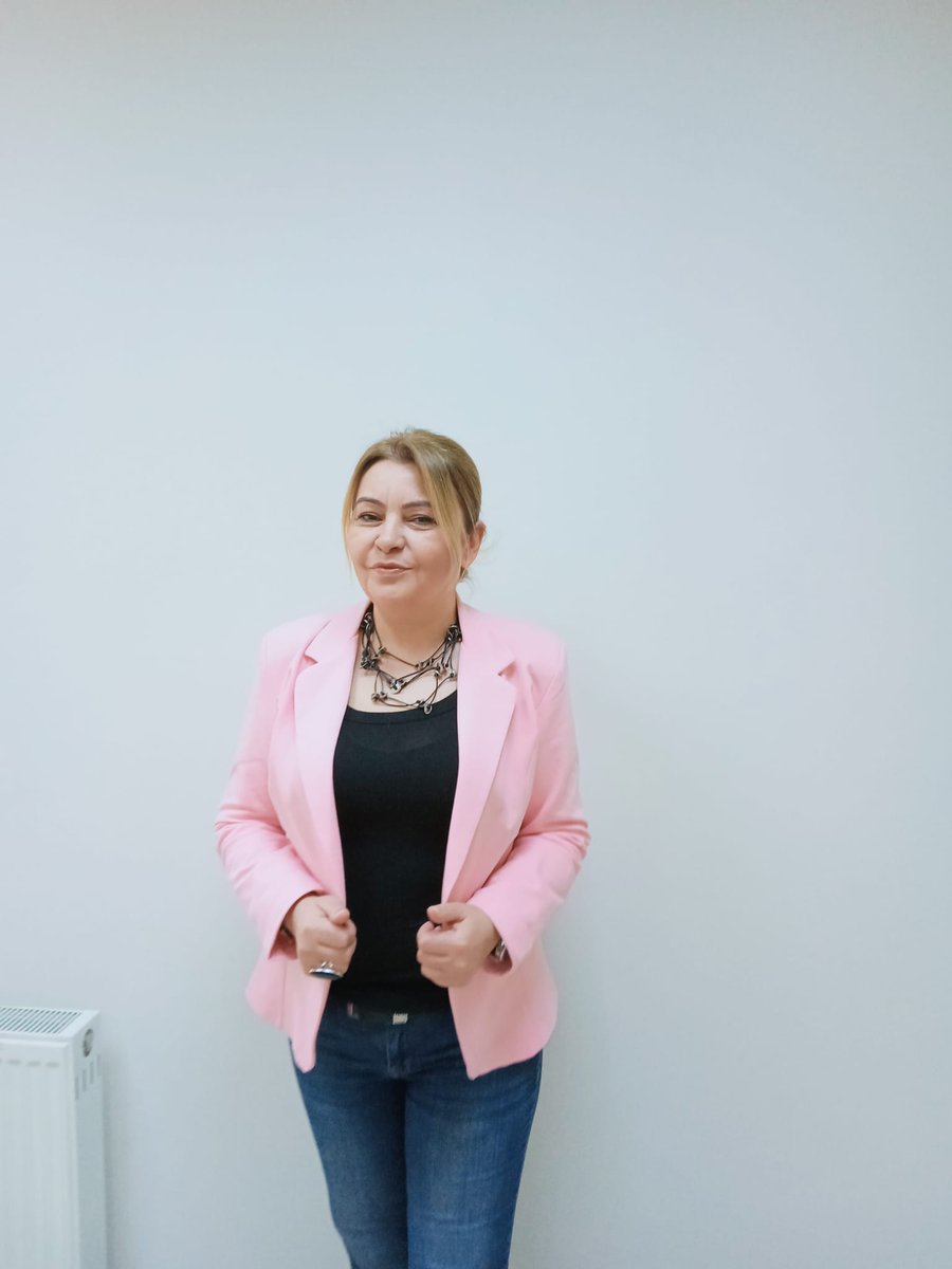 _USTA ÖĞRETİCİLERİN DİKKATİNE_
 Bugün Akşam burdayız. Canlı Sohbet için Dernek Başkanlarımız ve İl temsilcilerimizle birlikte saat 21.30'da sizleride bekliyoruz.