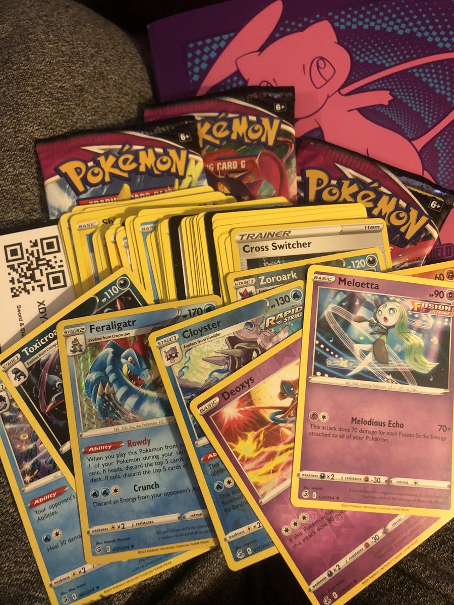 Dumb ass me thinking nah there has to be SOME hits in those #Pokemon #fusionstrike ETBs …. Allllll the hits couldn’t be stolen… it’s the perfect time to open one up in celebration 🎉 of the news 🤦‍♂️ 😬 @Pokemon pulled 💩 

#PokemonTCG #pokemonfusionstrike
