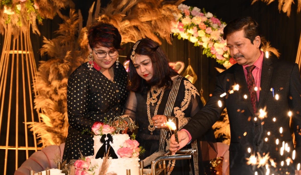 SheThePeople's tweet photo. Ahead of SC hearings on same-sex marriage, a beautiful story of Dr Surabhi who fought all odds to be together with her partner &amp; how her father stands by her like a rock as she advocates for queer community. Read here: https://t.co/KC23xATnHX #samesexmarriage #QueersFightBack https://t.co/JofmcLajJS