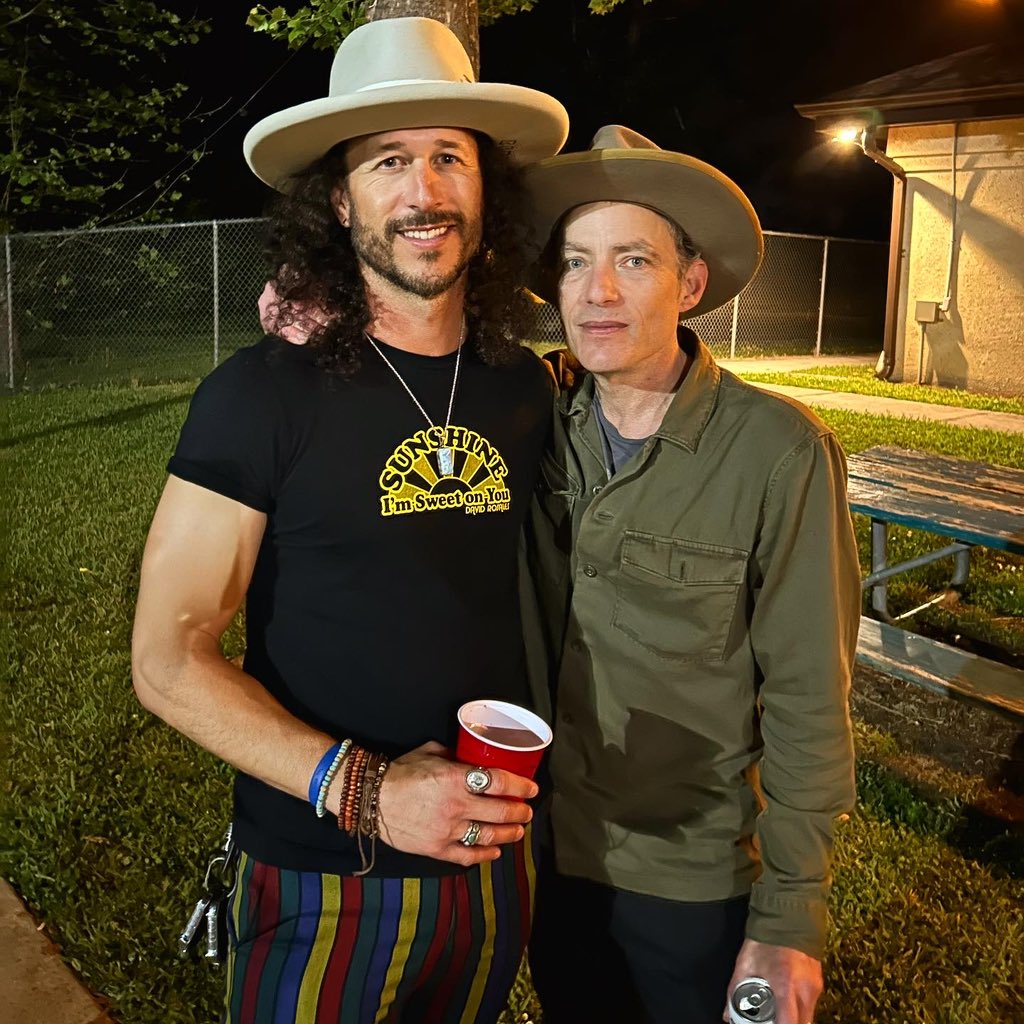 DRosales's tweet photo. Sometimes you cross paths w/ an artist as genuine and authentic as the songs they write.  Had the opportunity to support, watch, listen and hang w/ Jakob and the rest of the Wallflowers for another couple of shows in Florida. Watching them crush it every night was inspiring. https://t.co/w7lg2xsfPE