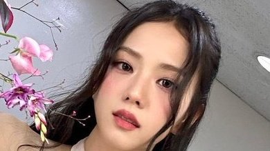 sooyabels's tweet photo. The face, the body, the nails https://t.co/LigEOLsQAa