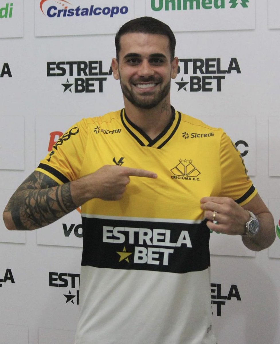 MondoCalcio_it's tweet photo. Felipe Vizeu, attaccante brasiliano classe 1997, è ufficialmente un nuovo calciatore del Criciúma Esporte Clube. Arriva dall’Atlético Clube Goianiense a titolo definitivo ed ha firmato un contratto fino al 31 dicembre 2023. #Vizeu #AtléticoClubeGoianiense #CriciúmaEsporteClube https://t.co/RMdFTs3fRK