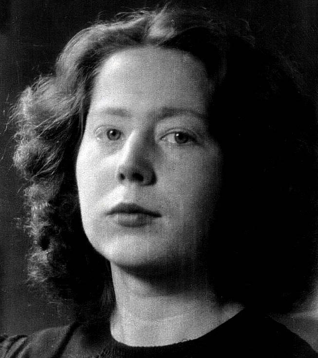 rgpoulussen's tweet photo. #OTD in 1945, one of our most famous resistance fighters, "the girl with the red hair" Hannie Schaft (https://t.co/XBfp8Uf8Bw… was executed by the Germans. #WW2 #HISTORY https://t.co/Gip4OEXbCz