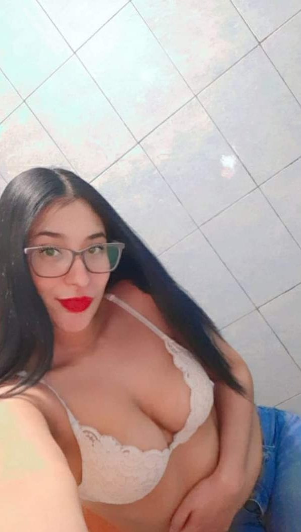YazzYami117's tweet photo. Es de mi agrado informarles que sere secretaria 😎🤓 https://t.co/6ksunRgUp9