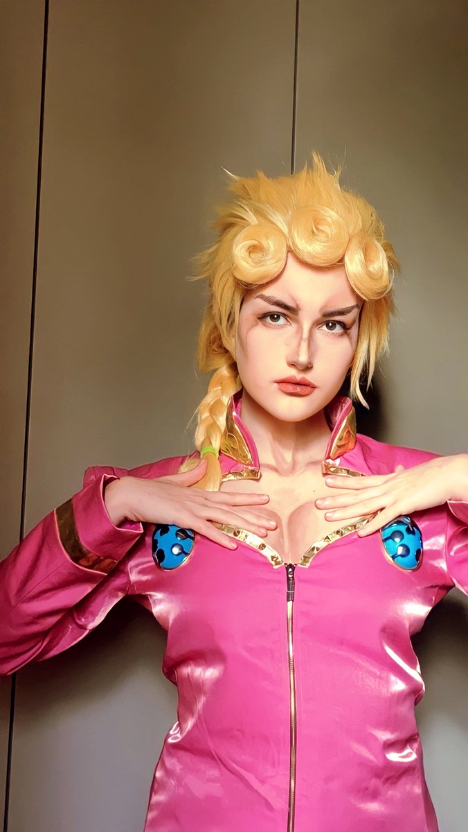 Ipsiloncosplay's tweet photo. Two tickets for Barbie please
#giornogiovanna #jojocosplay #ventoaureo #jjbacosplay https://t.co/XGQyGb0GxB