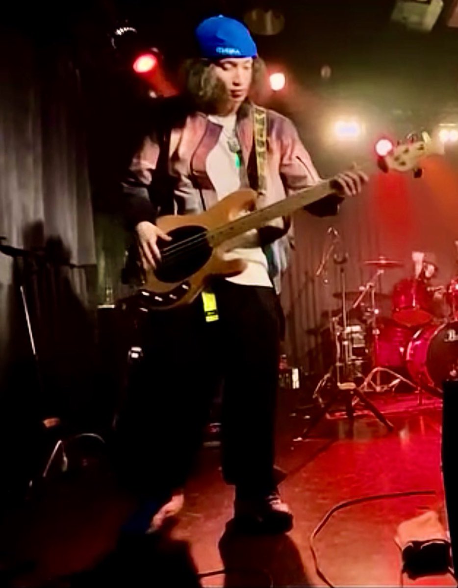 Gang_of_Four11's tweet photo. ハッチーさん、お誕生日おめでとうございます❕🎂これからも大好きなBAND&amp;BASSIST🫶🏻活動楽しみにしてます✌🏼またLIVEでお会いしましょう♫
素敵な時間を過ごしてください🍀
@h_4sp https://t.co/iAm0StA9W3