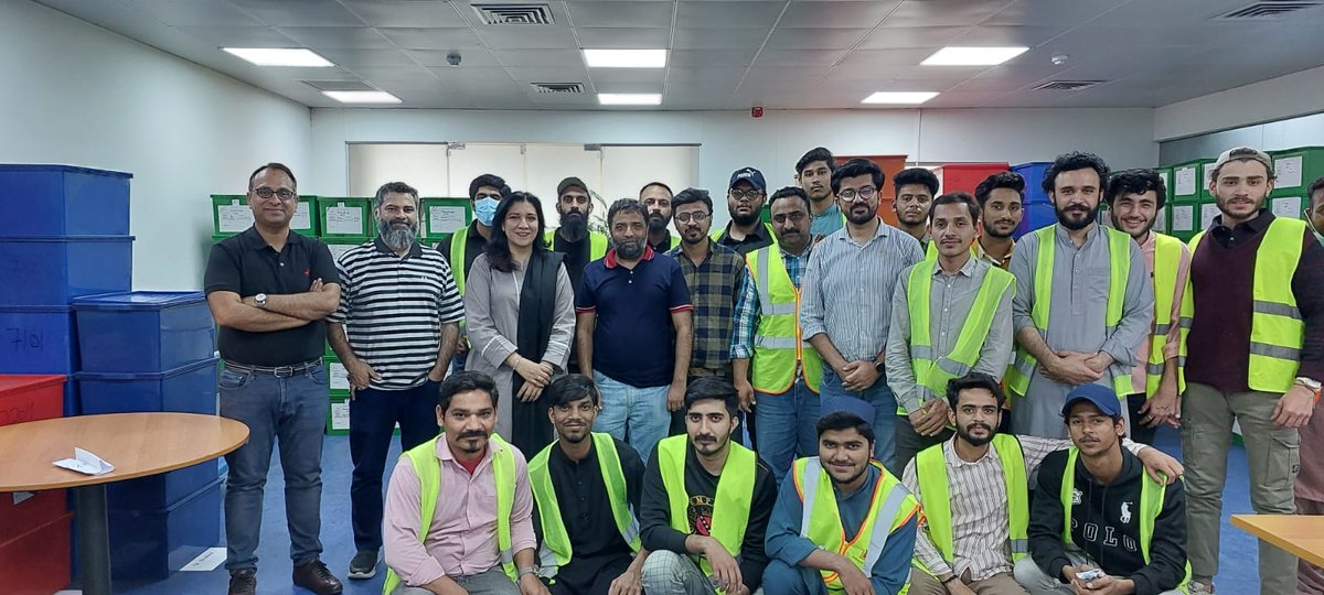 redmarkersystem's tweet photo. Chairperson, Mst. Umm ul Banin, Punjab Education Initiatives Management Authority(PEIMA), And the senior team visited our Lahore office to check the ongoing scanning of our latest activity with #PEIMA, from #ItemDevelopment to #ResultGeneration.

#Assessment #Examination https://t.co/00oyksfjFP