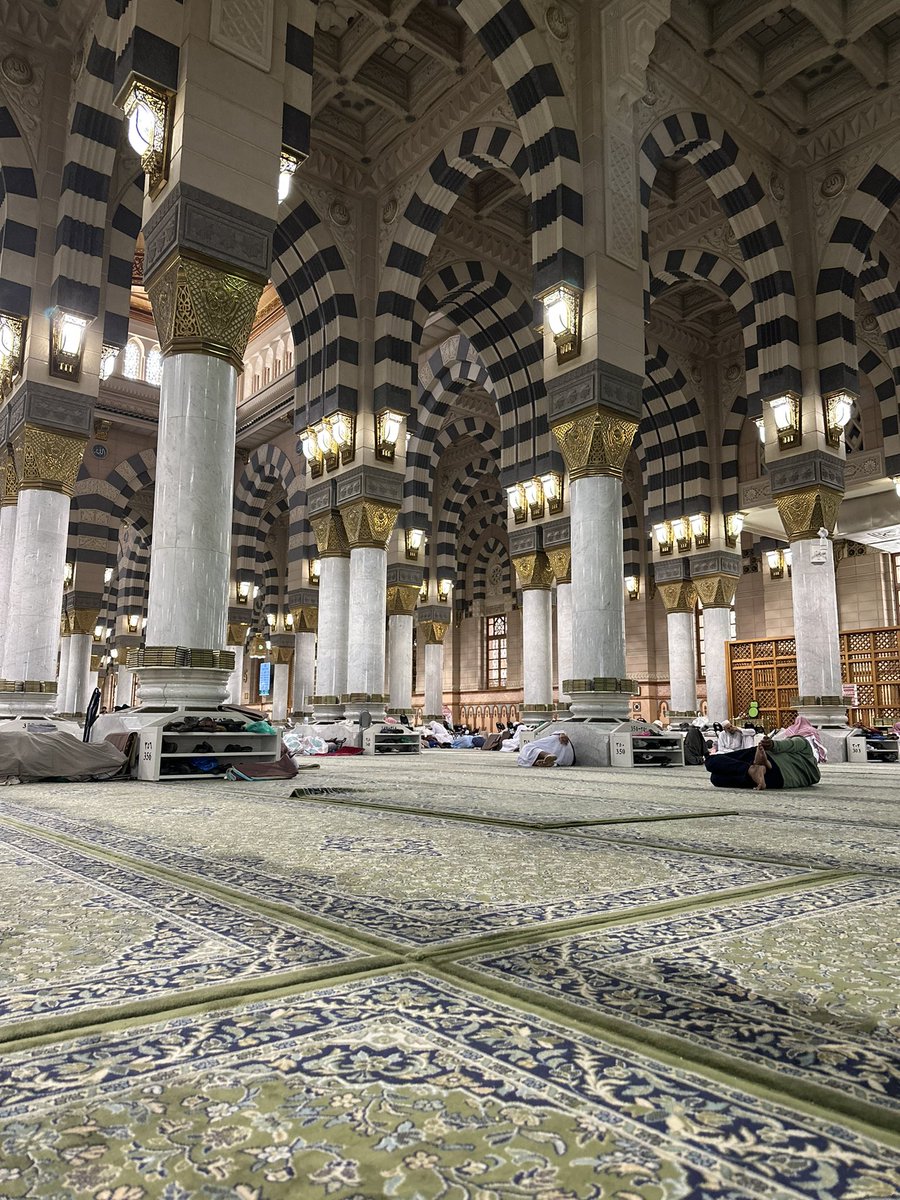 Hijazi2022's tweet photo. اللهم إني اسألك العافية في الدنيا والآخرة، اللهم إني أسألك العفو والعافية في ديني ودنياي وأهلي ومالي، اللهم استر عوراتي وآمن روعاتي، اللهم احفظني من بين يدي ومن خلفي وعن يميني وعن شمالي ومن فوقي وأعوذ بعظمتك أن أغتال من تحتي.

#ليله_27 https://t.co/ygyb4hWHQT