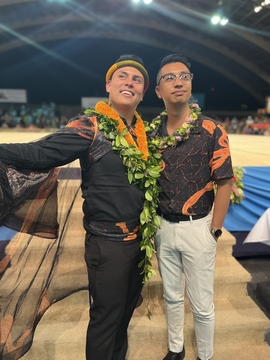 DillonAncheta's tweet photo. Eō Pelehonuamea 🌋🔥 The signature cape returned for ‘Auana Night 2023

Mahalo @designerkini for this incredible look 🙏🏼 &amp; all the others who contributed to it with lei and love❤️ 

#MerrieMonarch2023 #Hilo #Hawaii #MerrieMonarchDasWhy https://t.co/soGAZxog38