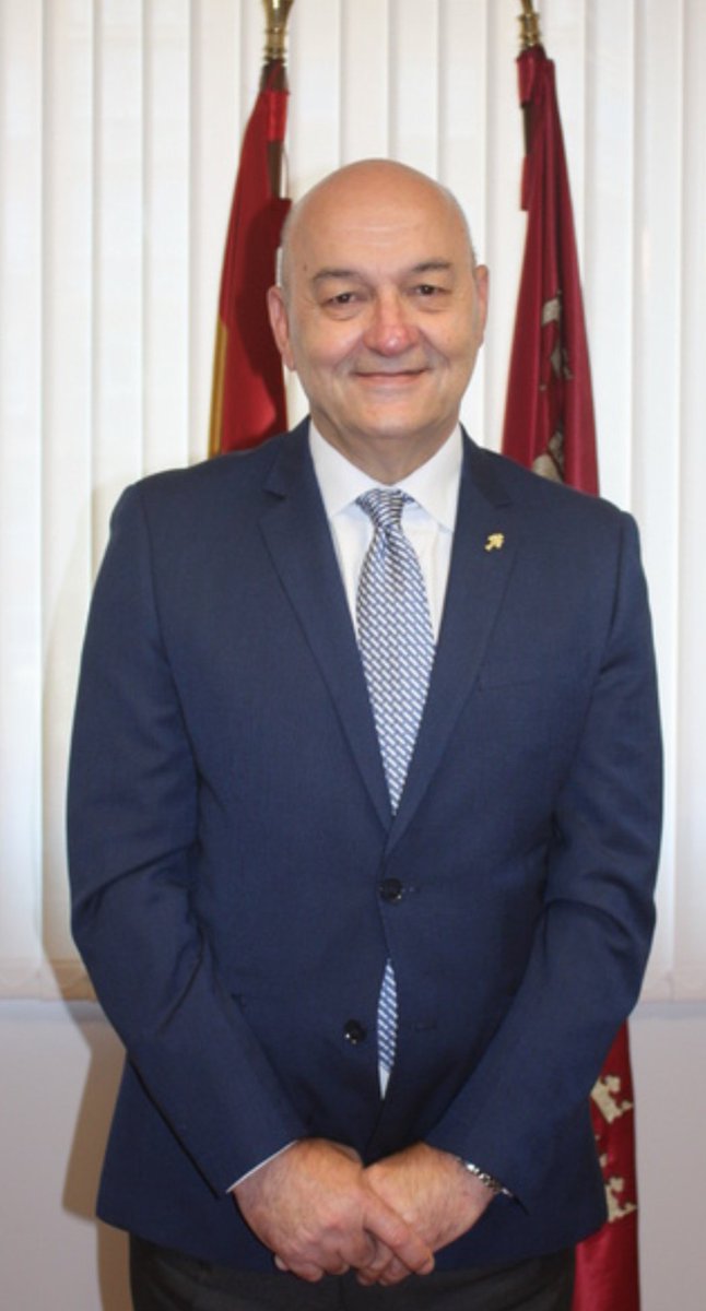 Se nos va un gran maestro y una bellísima persona. Vuela alto querido padrino. Tu ejemplo seguirá vivo dentro y fuera del agua. Gracias por enseñarme tanto todos los días. TQ. DEP. <a href="/AreaUnoArrixaca/">Área 1 Arrixaca</a> <a href="/Murciasalud/">Murciasalud</a> <a href="/AlgamecaGrupo/">Grupo Algameca</a> <a href="/Armada_esp/">Armada</a>