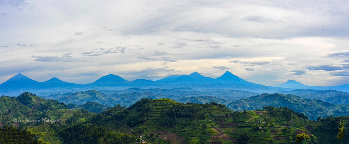 Dreaming of Uganda 🇺🇬 

I woke up in the middle of no where, as the plane was touching down, all i could think about was Monday, maybe i will be back around and if this keeps me much longer,  i dont know what i will do! 

Because all i think about is You #uganda 
#MondayMood