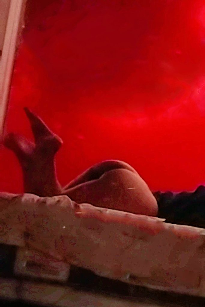 SweBunny26's tweet photo. 「♡holiiis♡」, estuve algo inactiva y una disculpa por eso, así que les subo una fotitos, tal vez unas nalgadas necesito como castigo🔥🍑, espero que le den mucho apoyo, rt y ❤️
#nsfwtw #horny https://t.co/oJZiCt5I4Z
