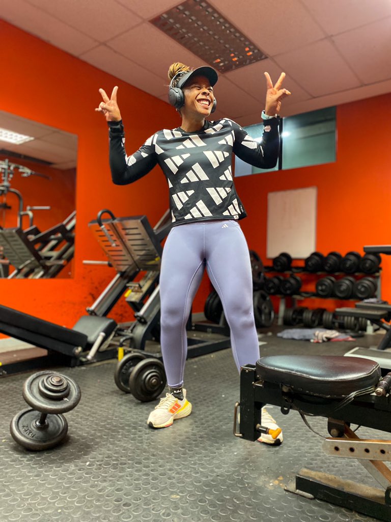 zinhlendawonde's tweet photo. If we wait until we’re ready, we’ll be waiting for the rest of our lives #vukamawlele 

A blessed week ahead 🙌

#Monday #gymmotivation #execrise #adidas #fitness #athlete #healthylifestyle #iscisha https://t.co/3M8dRHTZjv
