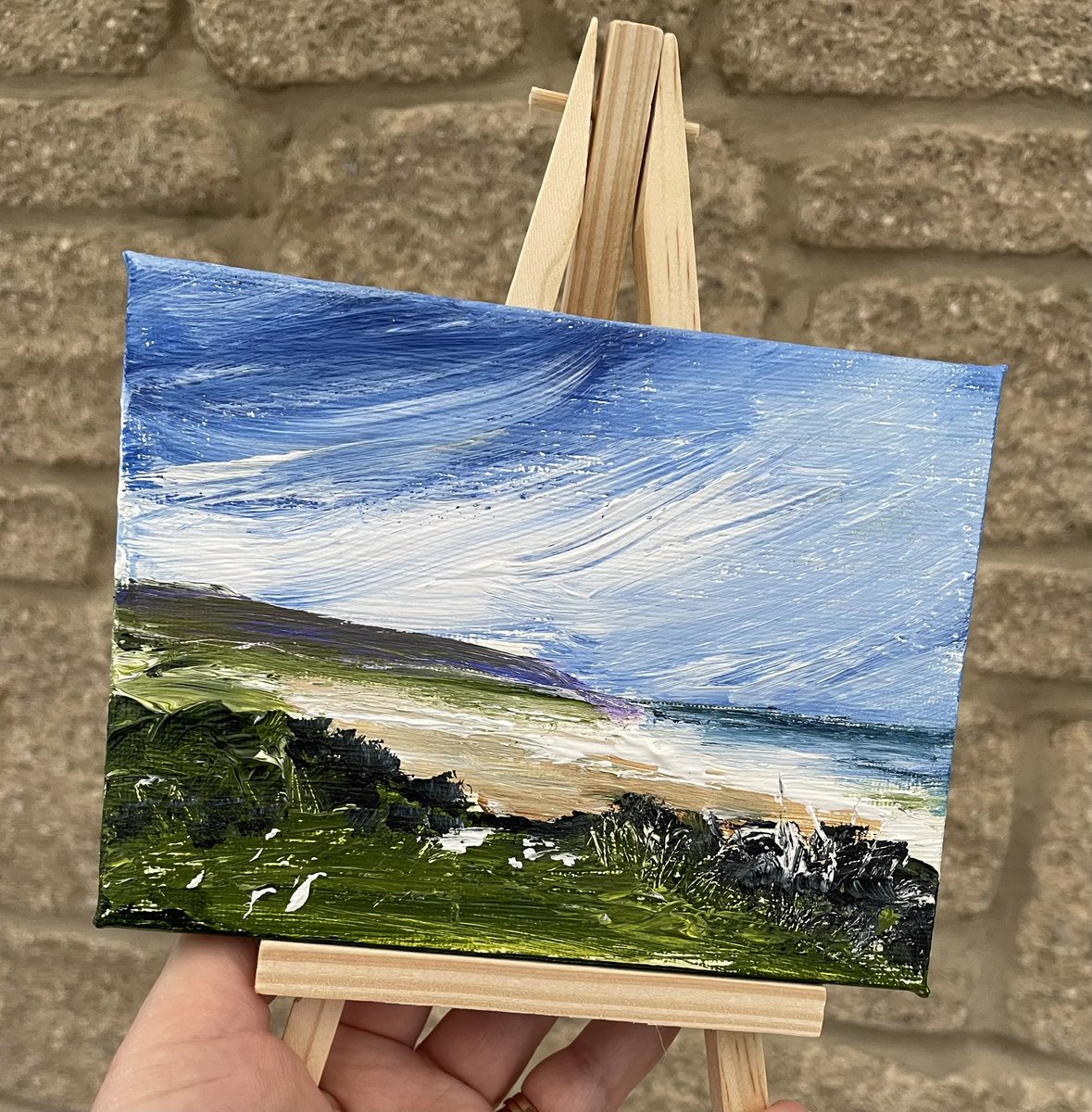 SuesArt's tweet photo. Morning #earlybiz 
My new mini paintings come with their own easel 
Will soon be on my website but just message me if you’d like one.
just £20 including shipping !
#ArtistOnTwitter #MHHSBD https://t.co/ry4HSmsQoU