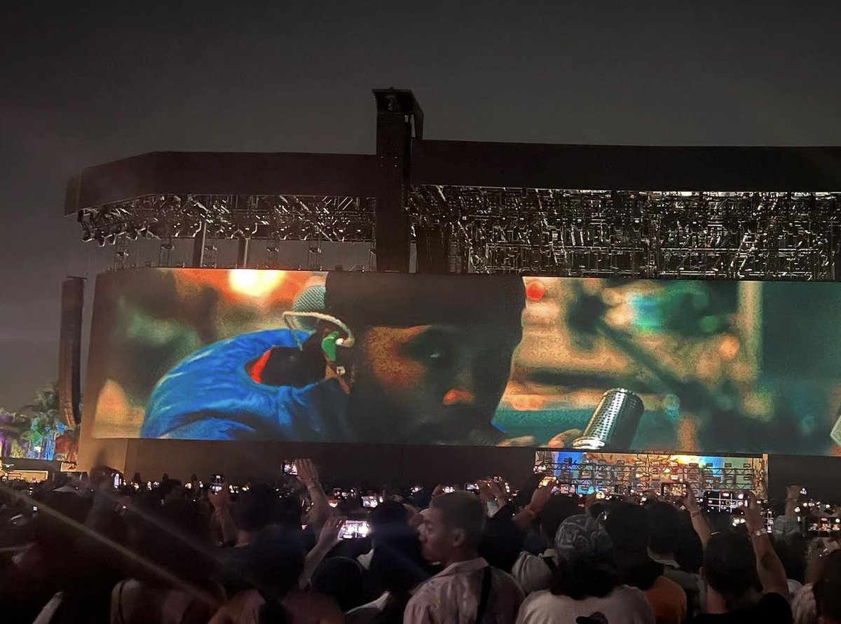 blahnded's tweet photo. Frank Ocean at Coachella via his mom’s Instagram. https://t.co/qmSIijWIPQ