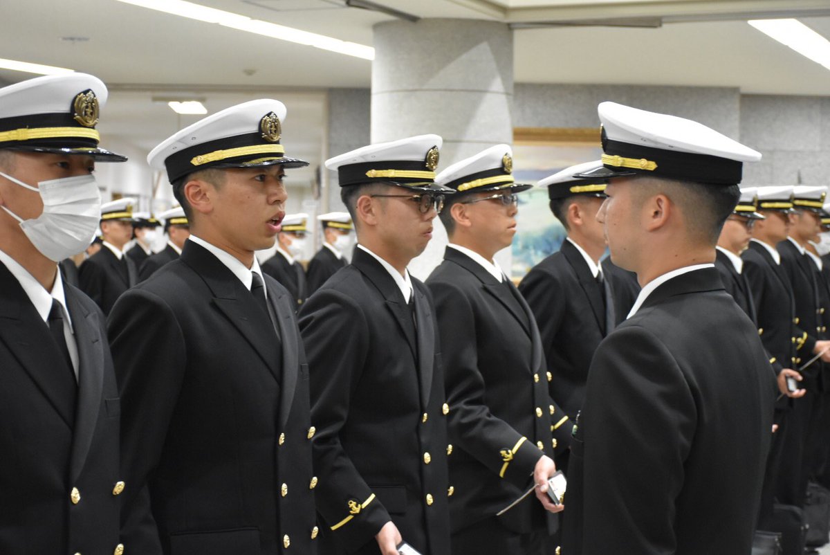 本日は、金曜日の外出点検の様子を紹介します❕ 学生は、幹部自衛官